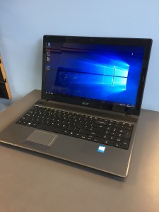 Acer Aspire 5733